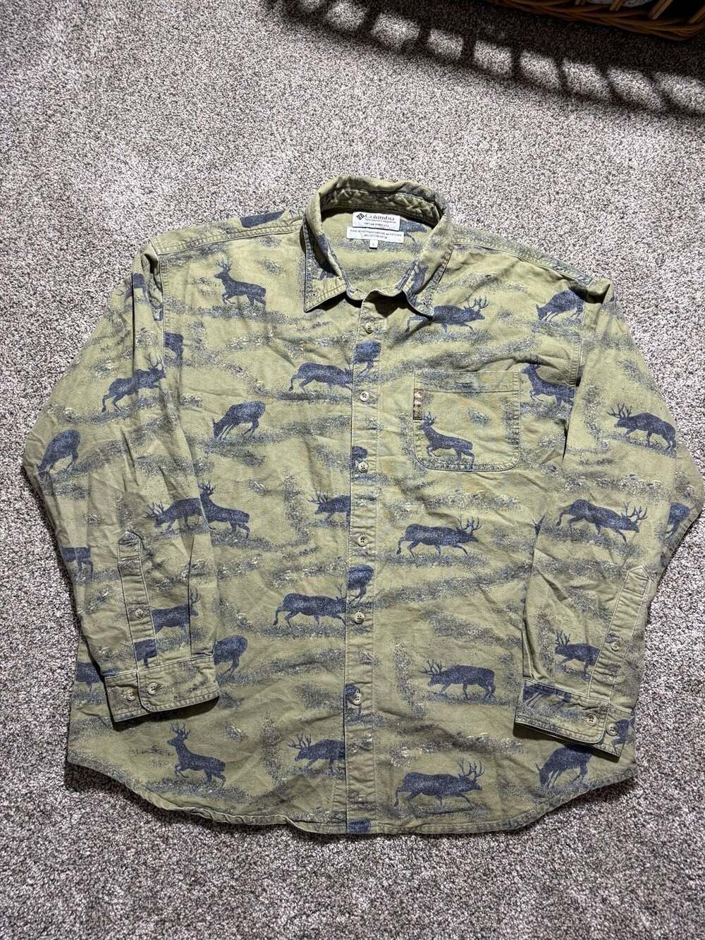 Vintage Columbia Sportswear Green Deer Print Long Sleeve Button Down  Size L
